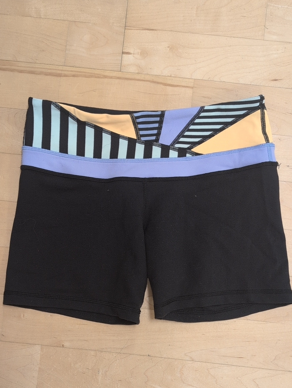 lululemon Women's Athletic Shorts Black & Purple Size 4